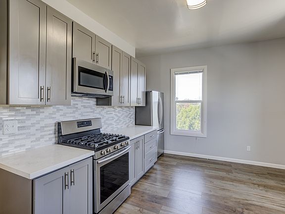 3rd image of 2305 Folsom St #1