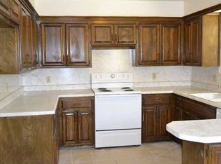 916 Mabel C Fry Blvd, Yukon, OK 73099