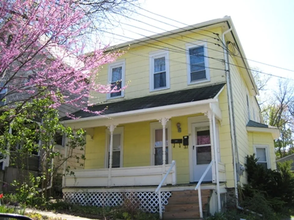 121 Columbia St #121