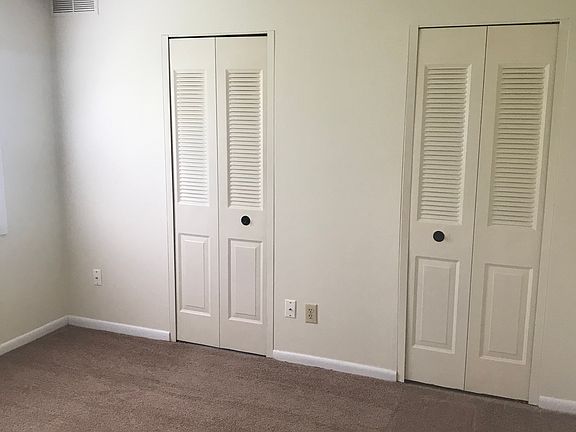 4th image of 3500 Warwick Dr APT 21