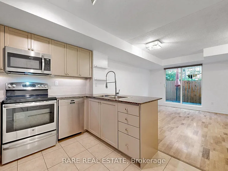 21 Ruttan St #140 — Photo 12