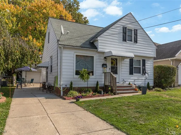 1669 Mapledale Rd, Wickliffe, OH 44092