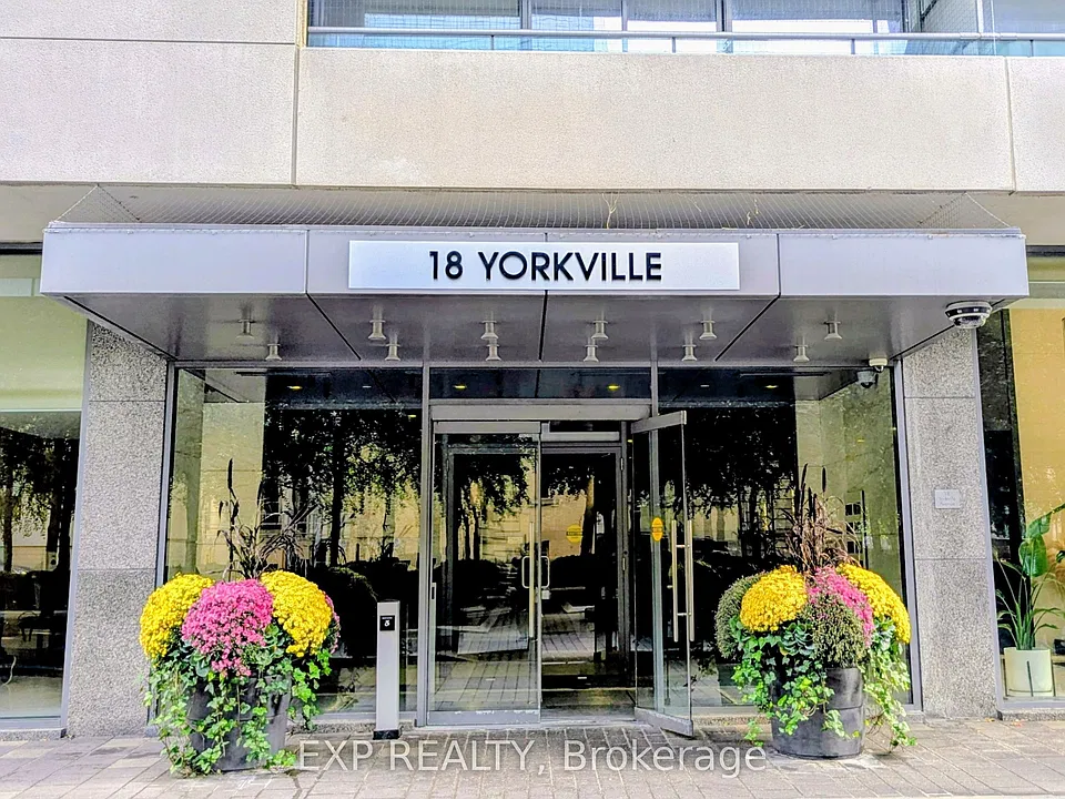 18 Yorkville Ave #209