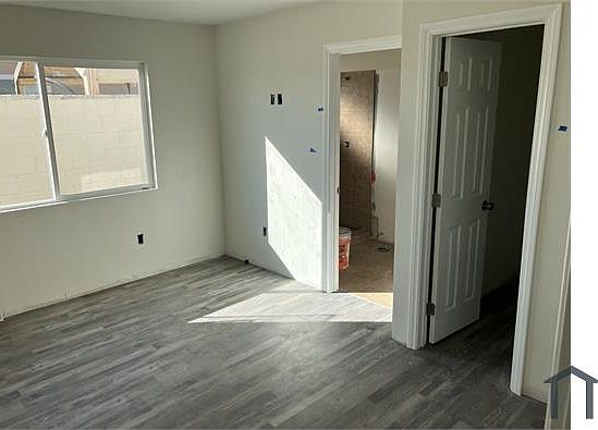 3rd image of 4066 Newton Ave