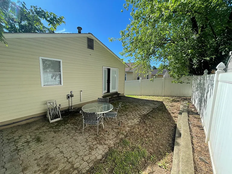 8812 35th Ave — Photo 76