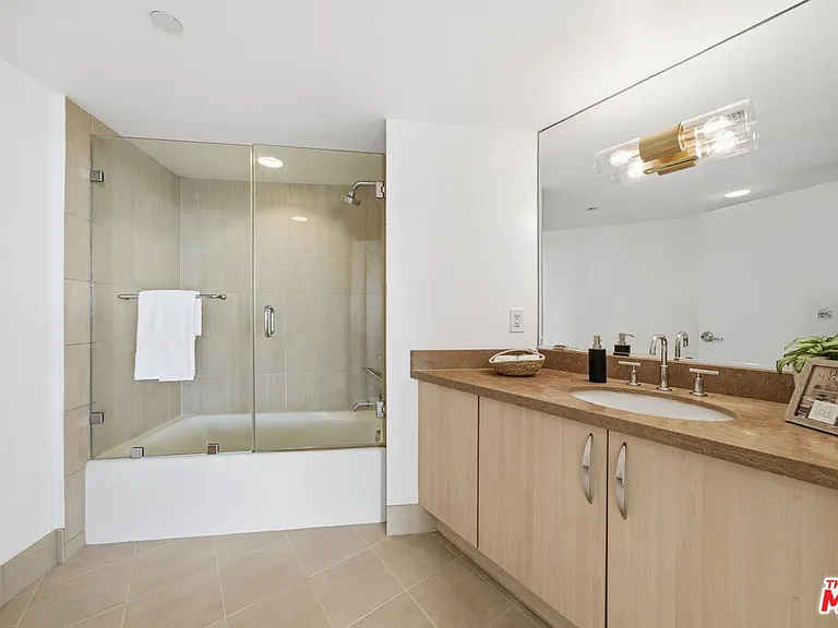13650 Marina Pointe Dr #1603 — Photo 25