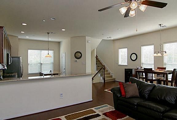 4th image of 2326 Stutz Dr Unit 120