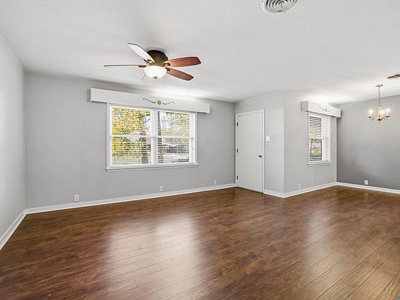 3rd image of 710 Broadmoor Ave