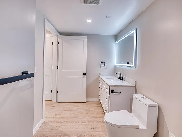 4202 Telegraph Ave #302 — Photo 16