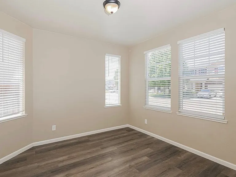 2742 Cobbler St — Photo 1