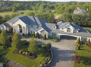 710 Commonwealth Dr, Moorestown, NJ 08057