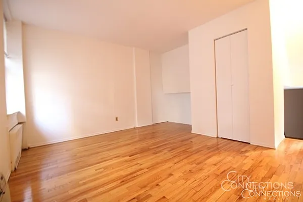 Rented by City Connections Realty | media 10