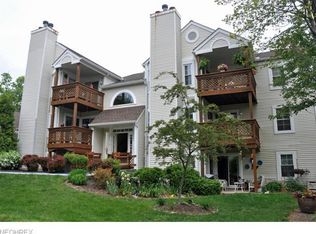 1316 Cedarwood Dr APT B2, Westlake, OH