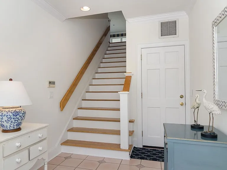 12 Crane St — Photo 30