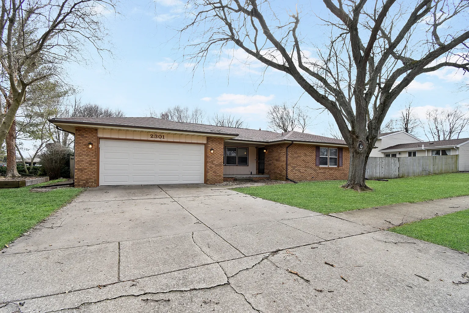 2301 Sumac Dr photo 1
