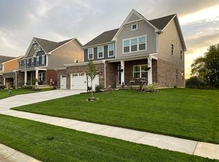 9593 Crooked Creek Dr, Centerville, OH 45458