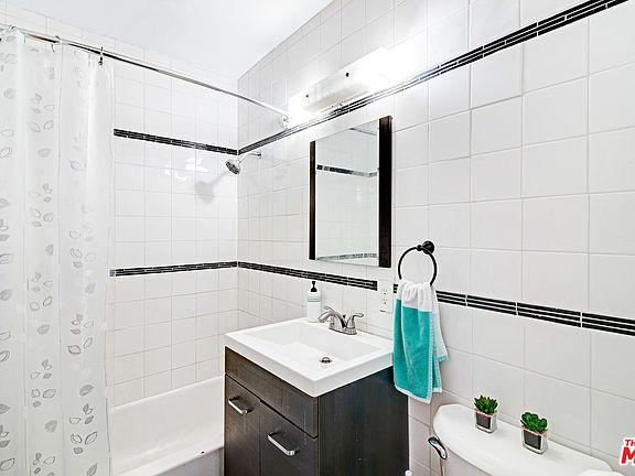 5th image of 5141 W 134th St