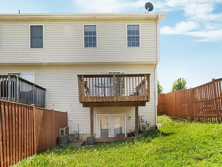 140 Founders Way — Photo 17