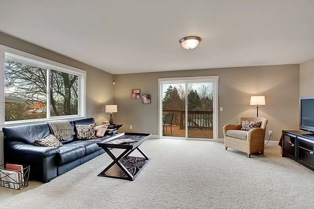 3 bed, 3.5 bath, 2390 sqft, $4,750 — Photo 4