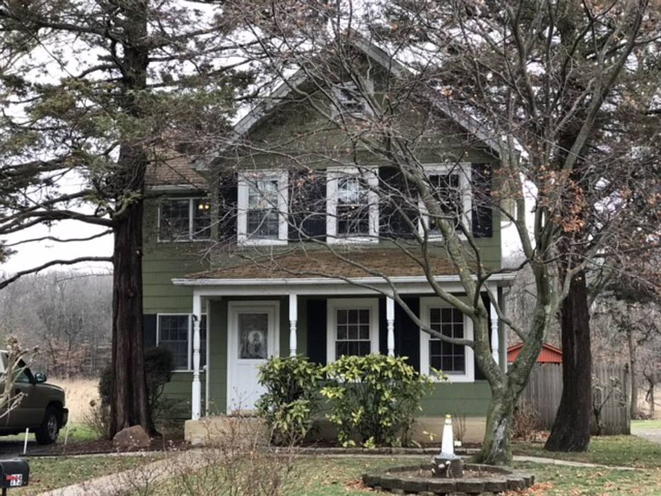 1st image of 195 Bayview Ave
