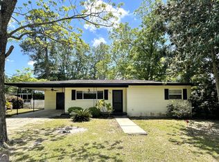 706 Elton St, Claxton, GA 30417