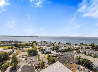 1342 Johnston Rd #1302, White Rock, BC V4B3Z7