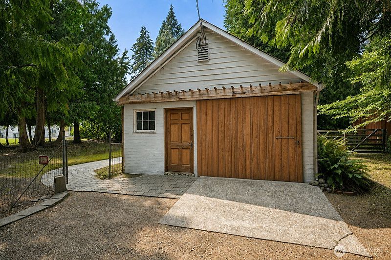 5th image of 35623 9th Avenue SW