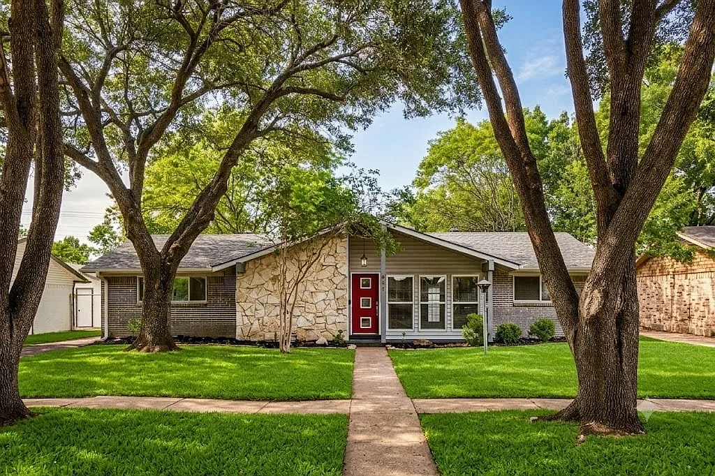 3 bed, 2.0 bath, 1494 sqft, $2,750 — Photo 1