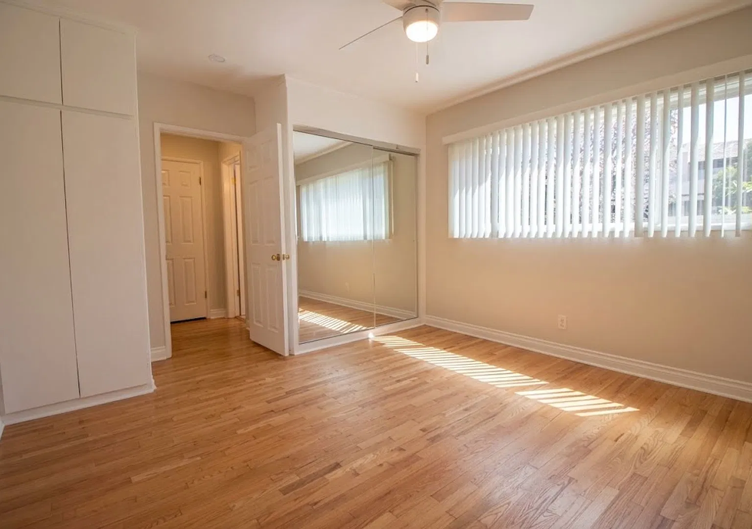 425 E. Magnolia Boulevard — Photo 2
