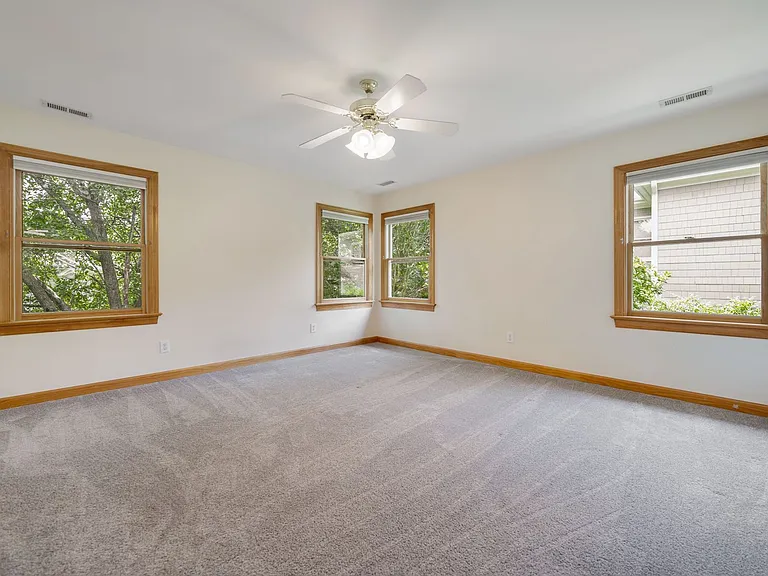 205 Columbia Pl W — Photo 9
