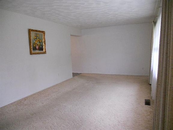 4th image of 405 Jamesway Dr