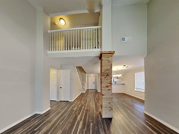 2nd image of 626 Dove Creek Cir