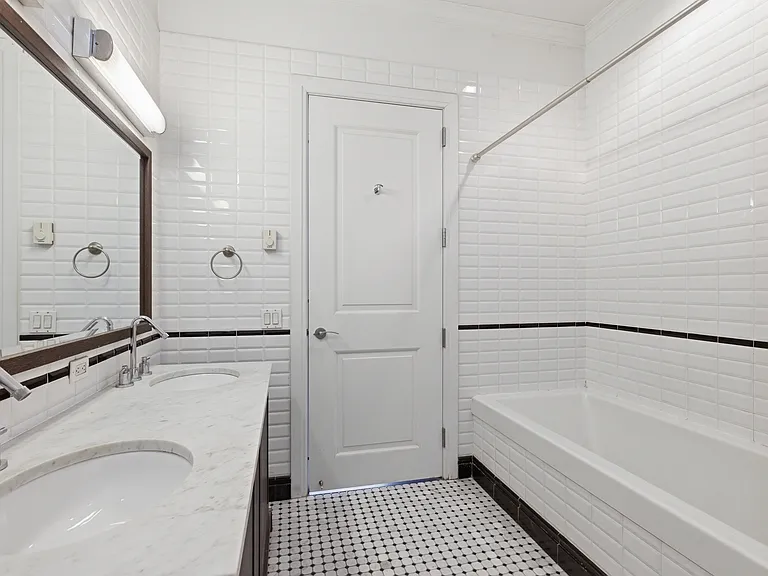 655 6th Ave #D3 — Photo 10