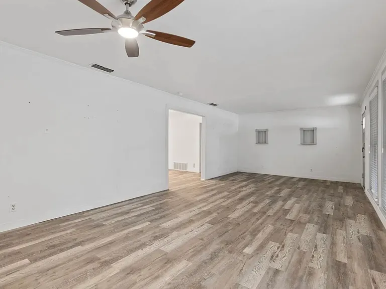 1221 N Neblett St — Photo 4