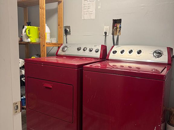 4th image of 546 Laurier Cres #Basement