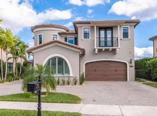 9040 Watercrest Cir W, Pompano Beach, FL 33076