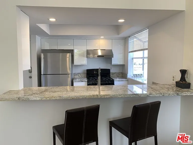1943 Selby Ave #101 — Photo 12