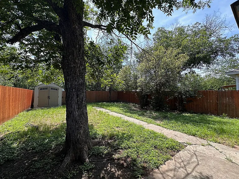 2403 Austin Ave — Photo 14