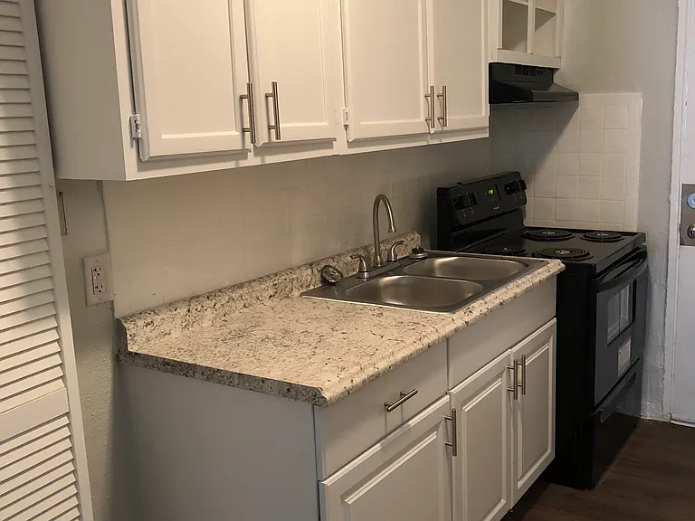 1247 Joseph E Boone Blvd NW — Photo 9