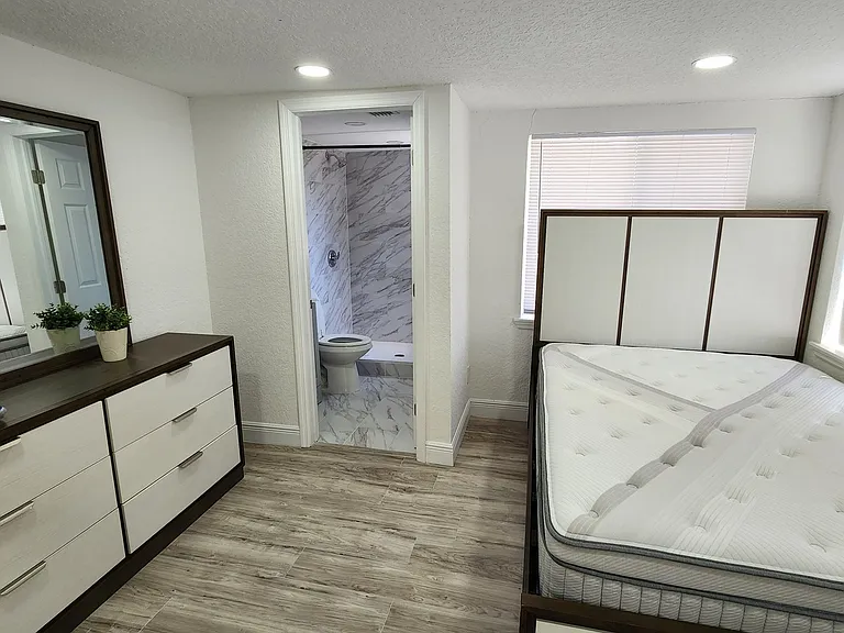 1375 Powers Ave — Photo 5