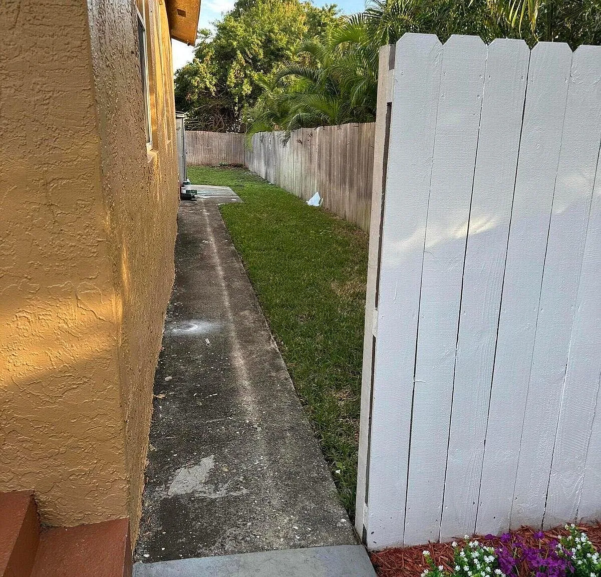 3 bed, 2.0 bath, 1200 sqft, $3,250 — Photo 3