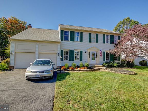 3rd image of 3749 Hetten Ln
