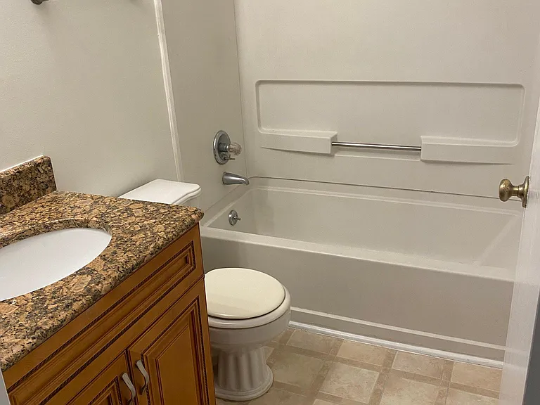 104 Wyatts Pond Ln — Photo 9