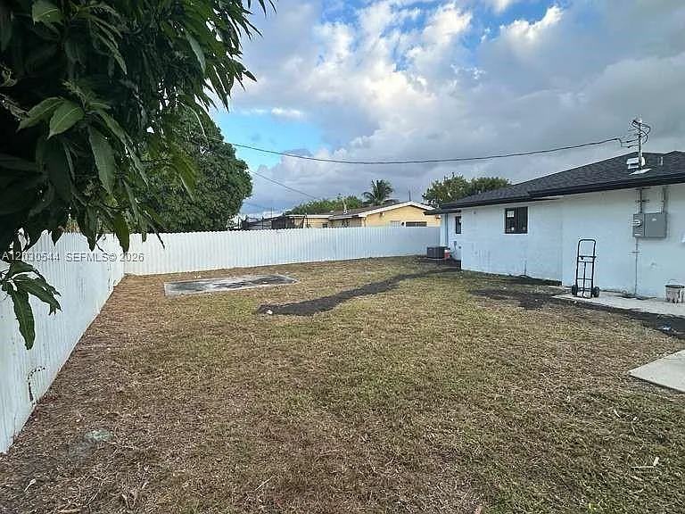 2041 NW 190th Ter — Photo 15