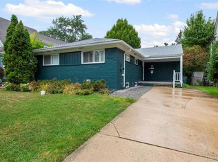 10534 Kingston Ave, Huntington Woods, MI 48070