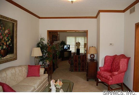 4th image of 205 Burns Farm Blvd N