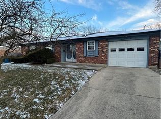 7036 Safari Dr, Dayton, OH 45424