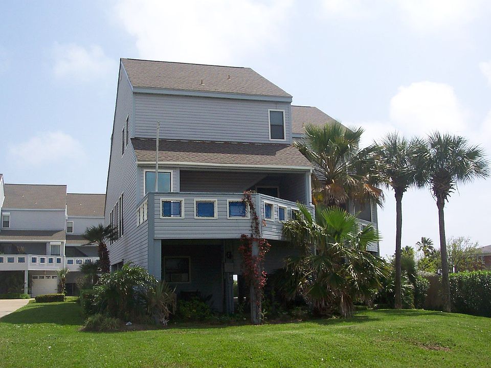 8111 Broadway #8 Front View