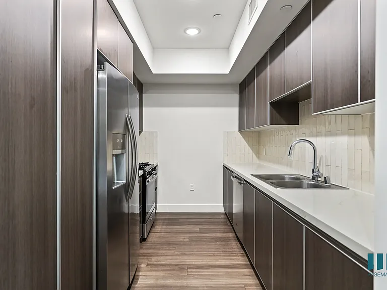 1339 N Formosa Ave #A304 — Photo 28