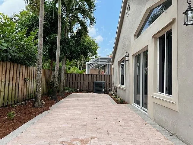 10110 NW 5th St — Photo 34